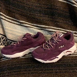 Fila Ray Tracer maroon sneakers